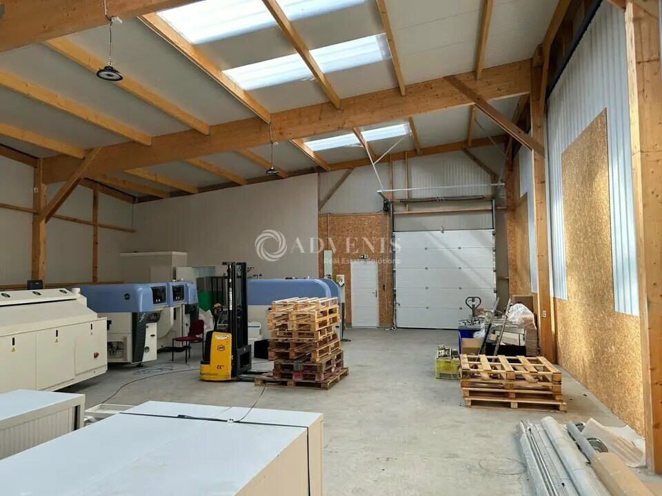 Local d’activités dans Montbazon à louer Photo intérieure– Image 1 sur 13
