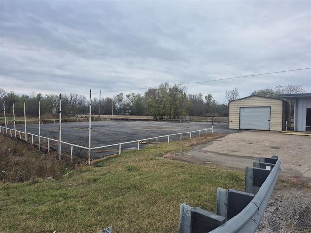 403 S Chouteau Ave, Chouteau, OK à vendre - Photo de l’immeuble – Image 2 sur 8