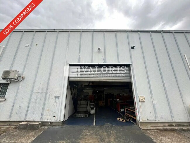 Plus de détails pour Local d’activités à vendre