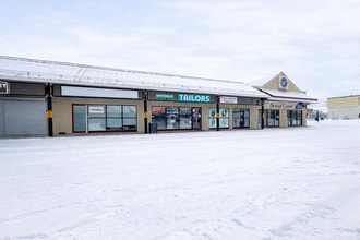 4211 106th St NW, Edmonton, AB à louer Photo intérieure– Image 1 sur 6