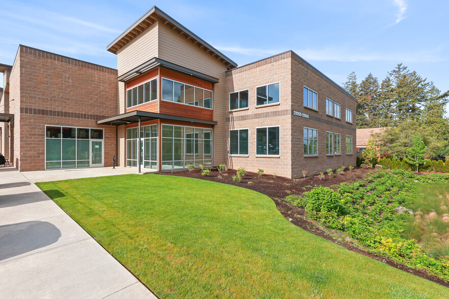 21600 SE Stark St, Gresham, OR à louer - Photo de l’immeuble – Image 1 sur 28