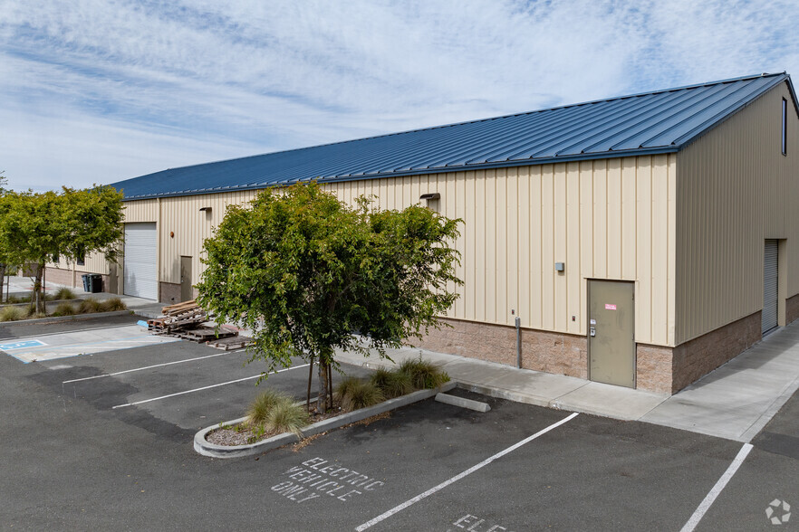 369 Blodgett St, Cotati, CA à louer - Photo de l’immeuble – Image 2 sur 7