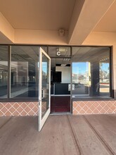 5533-5549 Philadelphia St, Chino, CA à louer Photo de l’immeuble– Image 1 sur 9