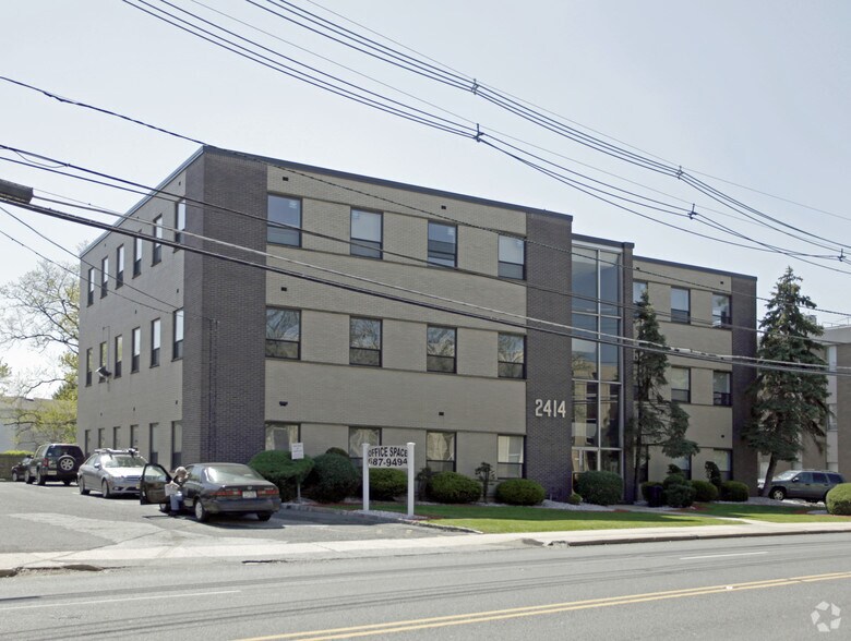 2414 Morris Ave, Union Township, NJ à louer - Photo de l’immeuble – Image 2 sur 2