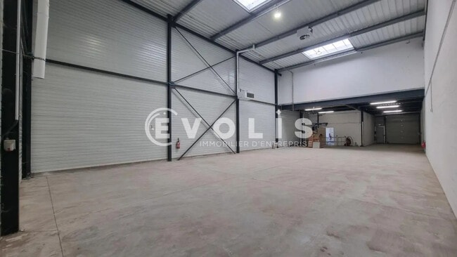 Plus de détails pour Bureau, Local d'activités à louer