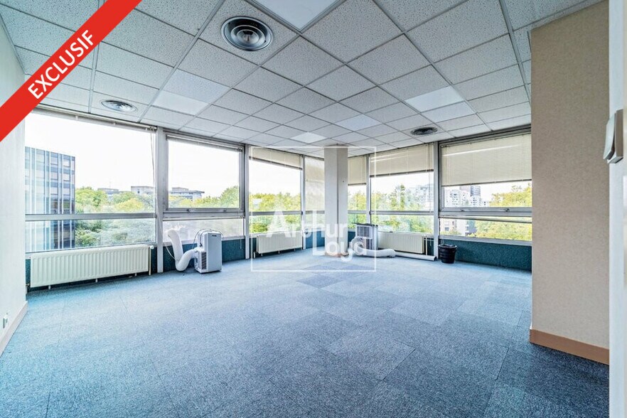 Bureau dans Évry-Courcouronnes à vendre - Photo intérieure – Image 2 sur 6