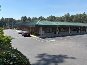 340 Commerce Ave, Southern Pines, NC à louer Photo intérieure– Image 1 sur 7
