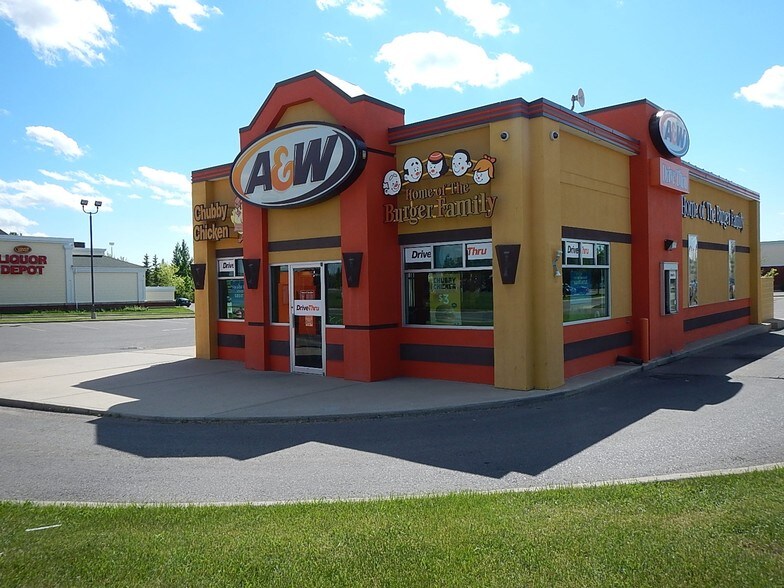 2920 26th Ave S, Lethbridge, AB à louer - Photo de l’immeuble – Image 1 sur 6