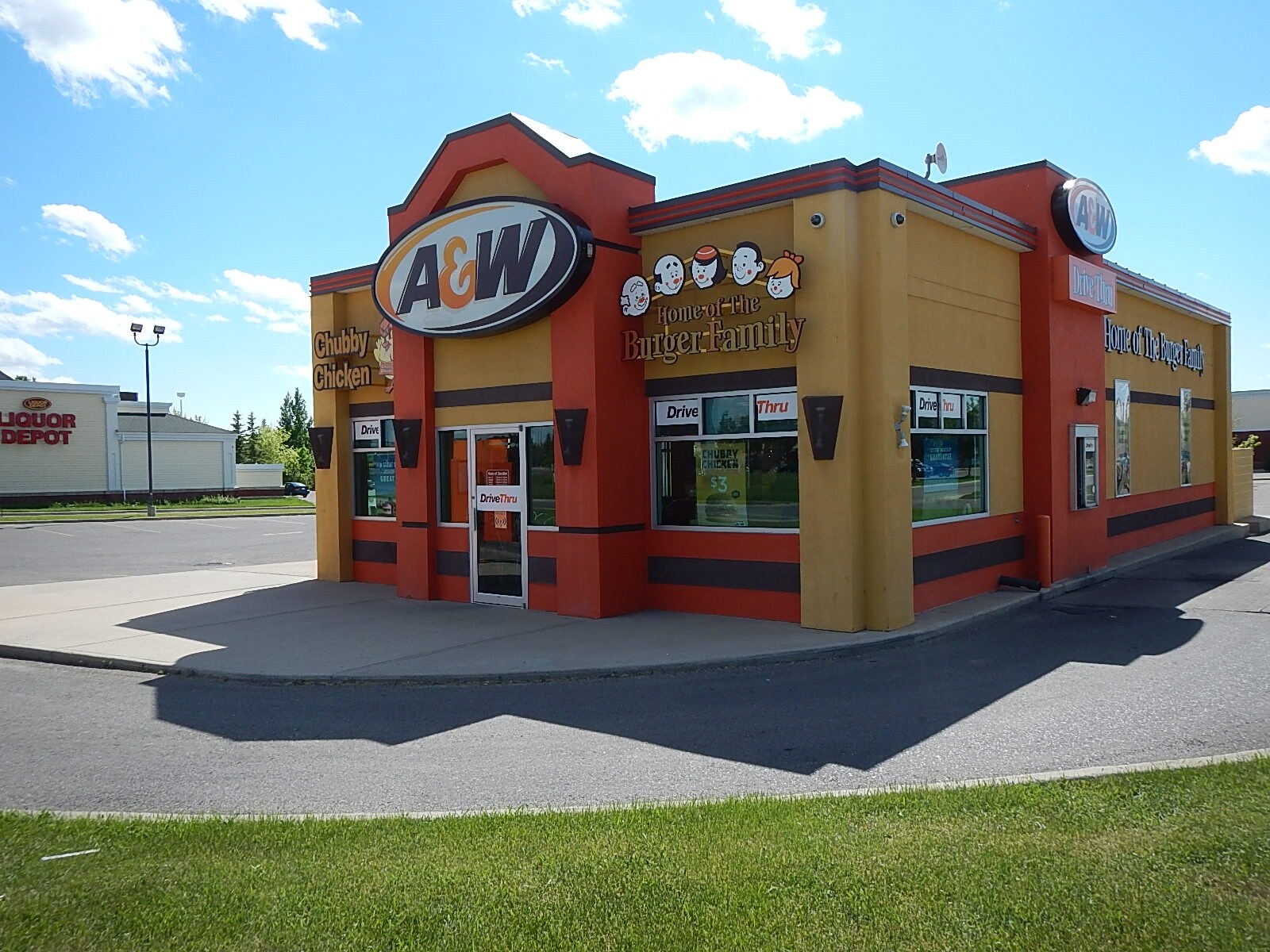 2920 26th Ave S, Lethbridge, AB à louer Photo de l’immeuble– Image 1 sur 7