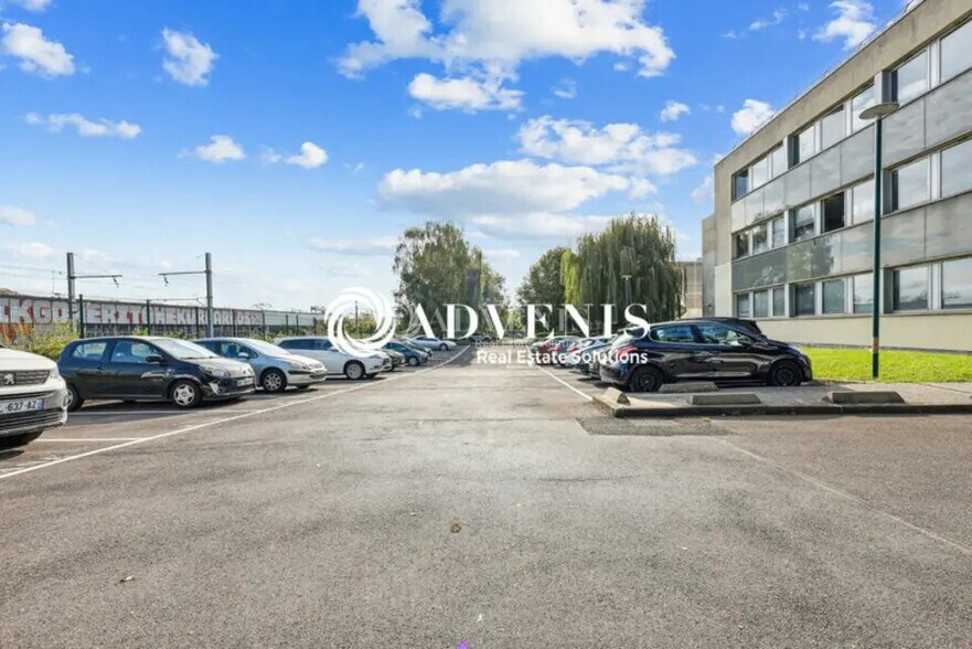 Bureau dans Noisiel à louer - Photo de l’immeuble – Image 2 sur 12