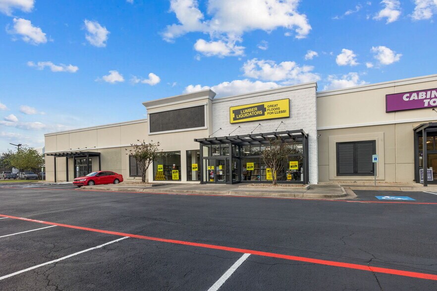17955 North Fwy, Houston, TX à louer - Photo de l’immeuble – Image 2 sur 7