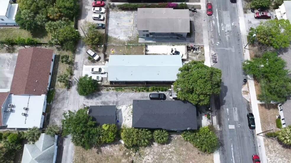 904 4th St, West Palm Beach, FL à vendre - Vidéo sur l’annonce professionnelle – Image 2 sur 15