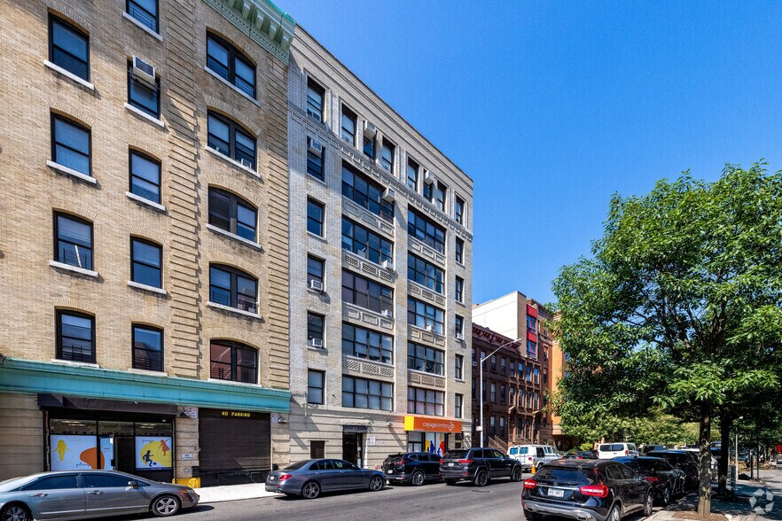 68 E 131st St, New York, NY à louer - Photo de l’immeuble – Image 1 sur 11