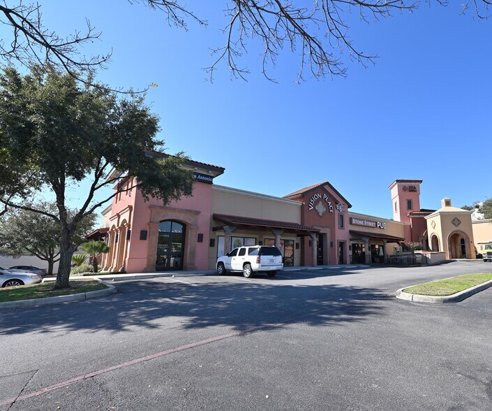 16535 Huebner Rd, San Antonio, TX à louer - Photo de l’immeuble – Image 2 sur 18