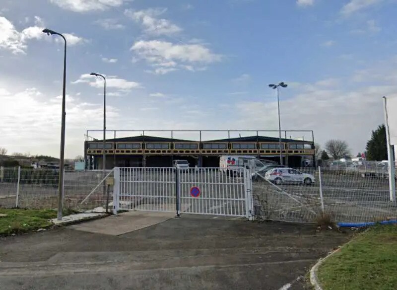 Bureau dans Beauvais à louer - Photo de l’immeuble – Image 2 sur 12