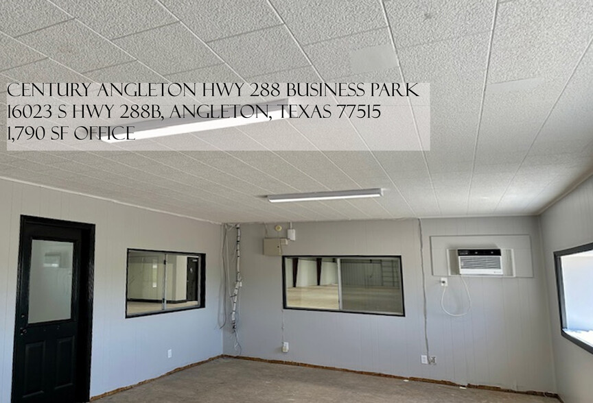 16023 South Hwy, Angleton, TX à louer - Photo de l’immeuble – Image 2 sur 9