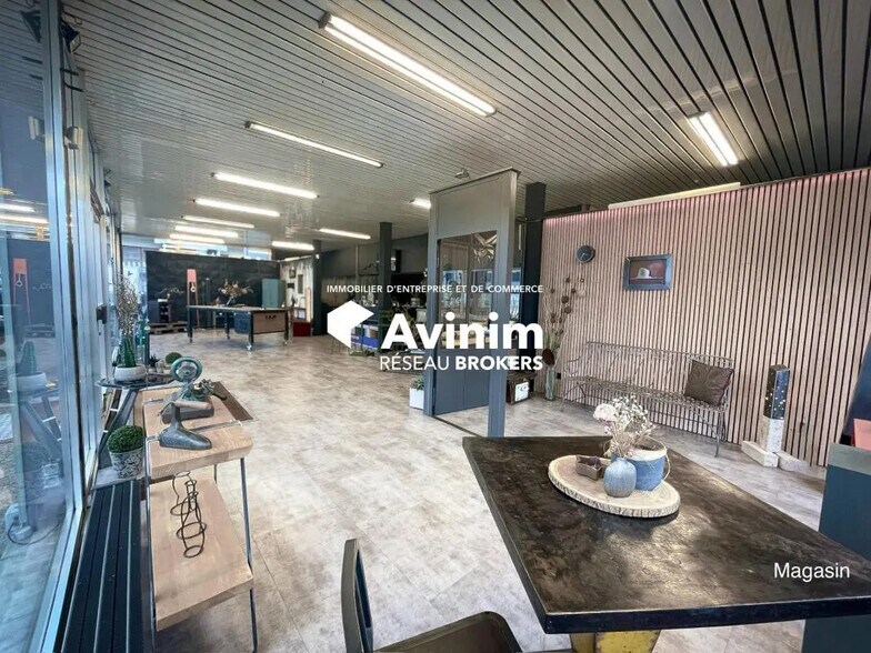 Local d'activités dans Annemasse à vendre - Photo de l’immeuble – Image 3 sur 9