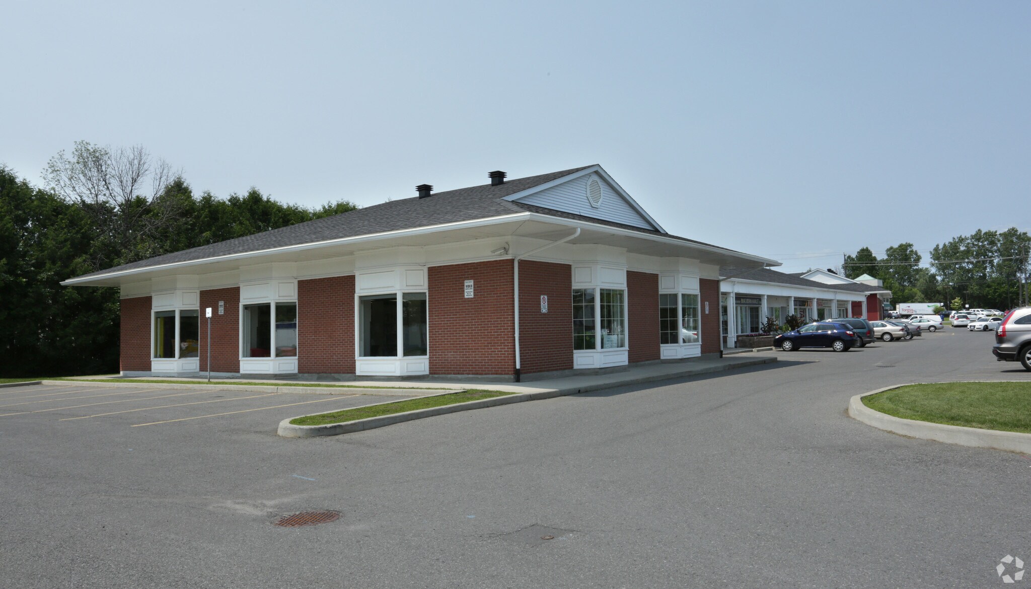 2580-2608 Innes Rd, Ottawa, ON à louer Photo principale– Image 1 sur 5