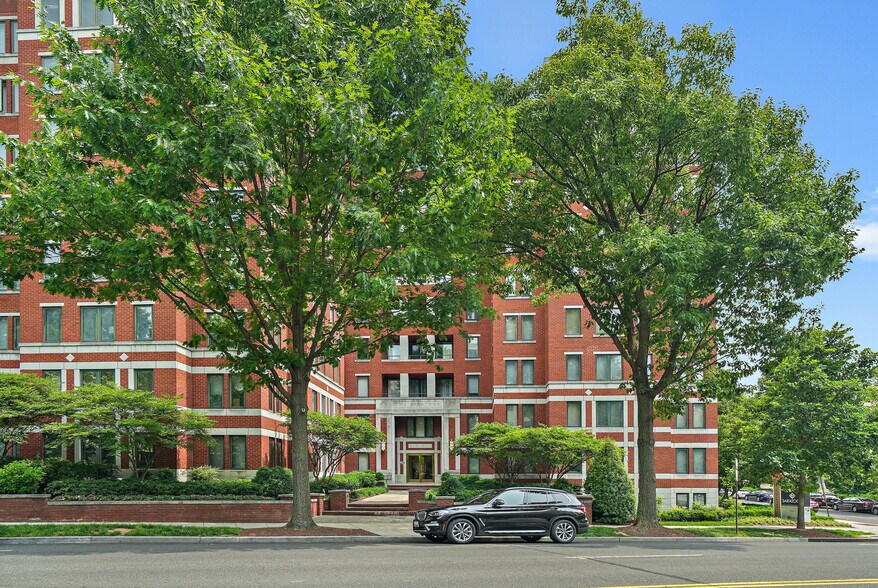 4601 Connecticut Ave NW, Washington, DC à louer - Photo de l’immeuble – Image 2 sur 29