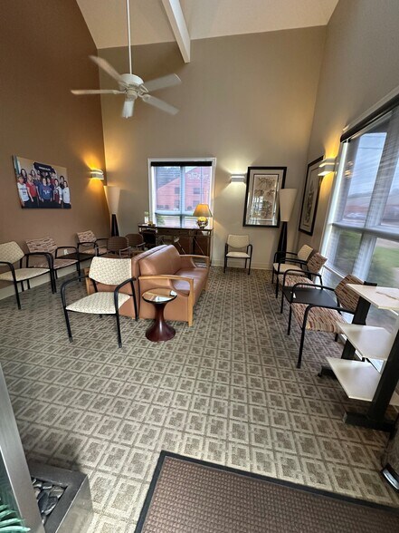 406 Briarwood Dr, Jackson, MS à louer - Hall d’entrée – Image 3 sur 12