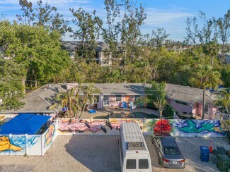 Plus de détails pour 6550 Sabal Dr, Sarasota, FL - Logement à vendre
