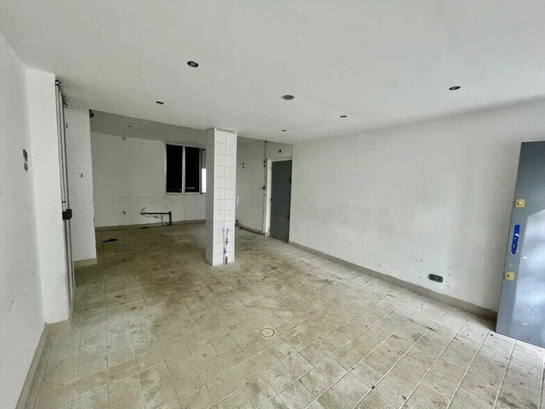 Local commercial dans Rouen à louer - Photo de l’immeuble – Image 3 sur 4