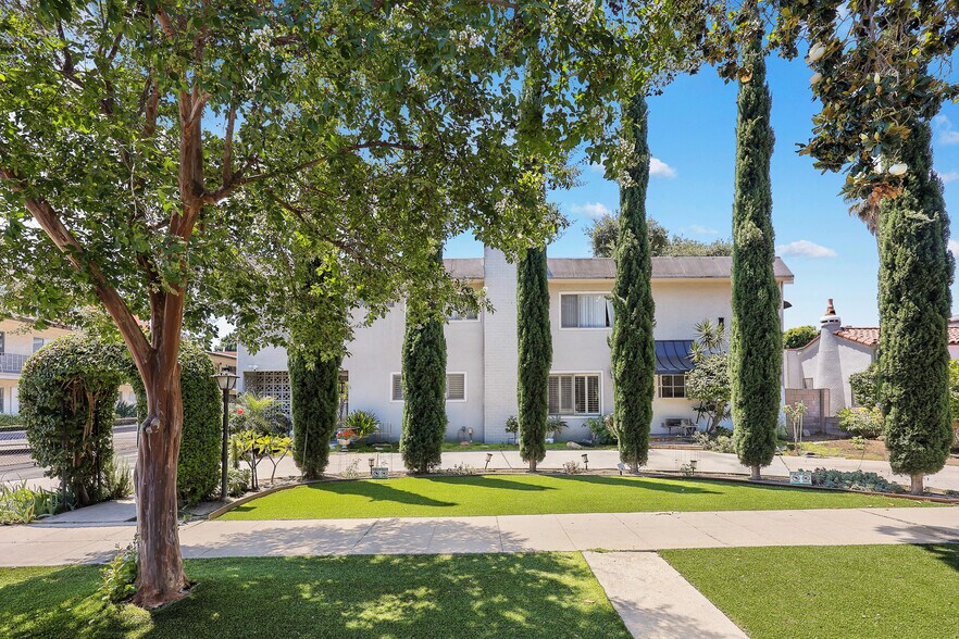 11130 Huston St, North Hollywood, CA à vendre - Photo de l’immeuble – Image 3 sur 32