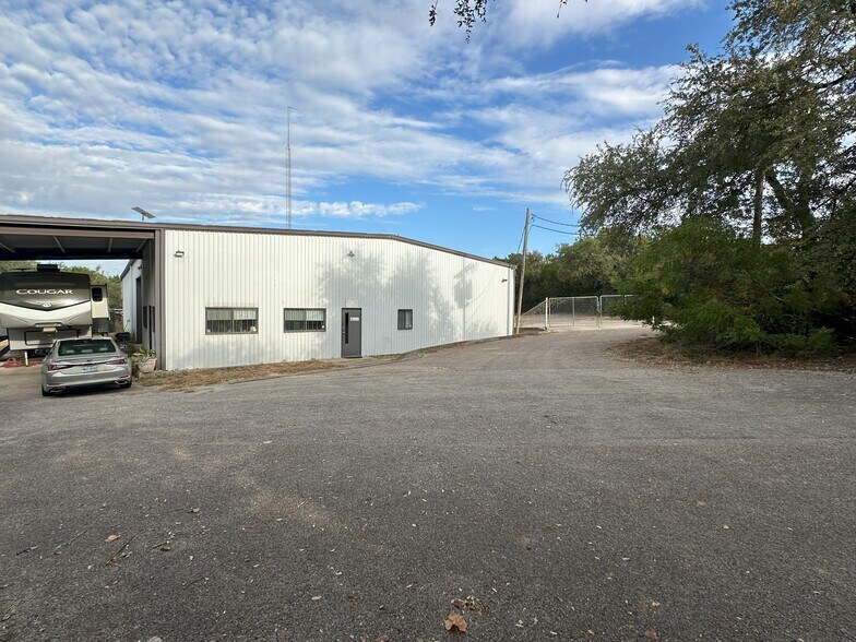 8862 290 W, Austin, TX à vendre - Photo de l’immeuble – Image 1 sur 11