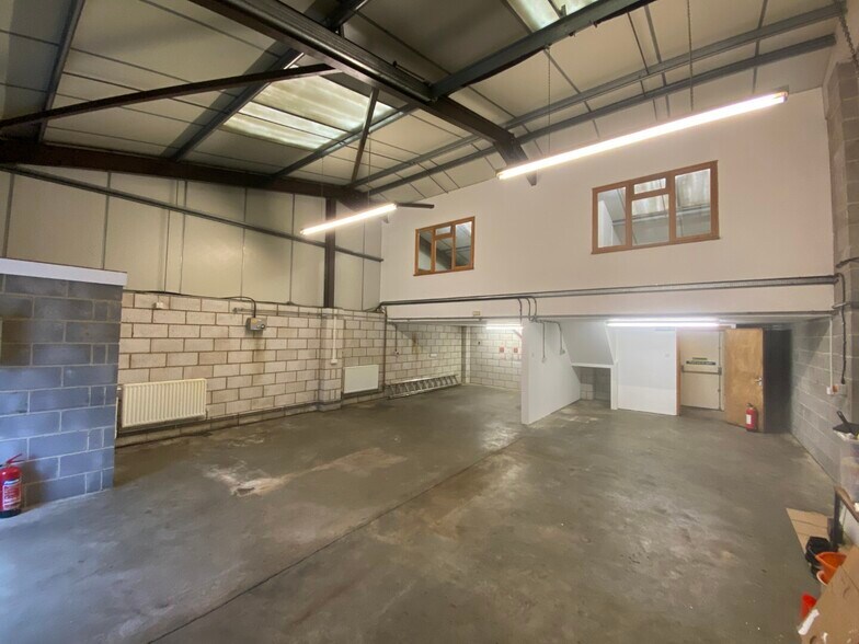 Old Sarum, Salisbury à louer - Photo de l’immeuble – Image 2 sur 3