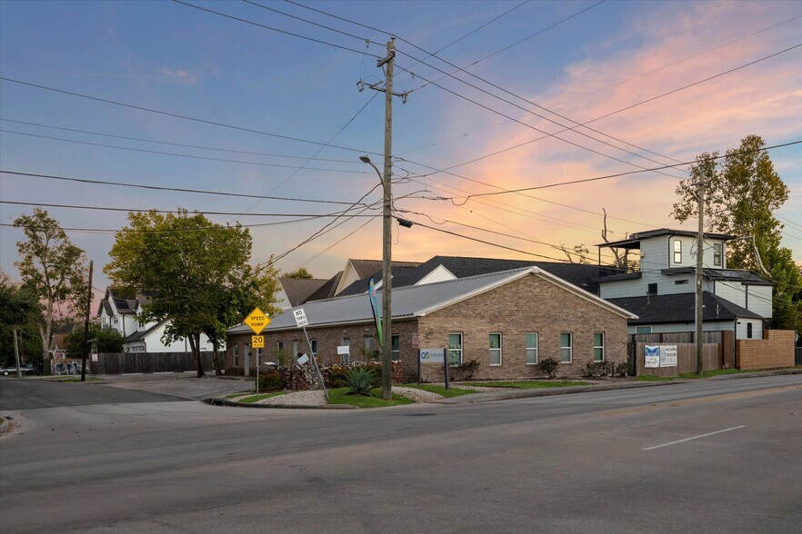 6212 N Main St, Houston, TX à vendre - Photo de l’immeuble – Image 2 sur 10