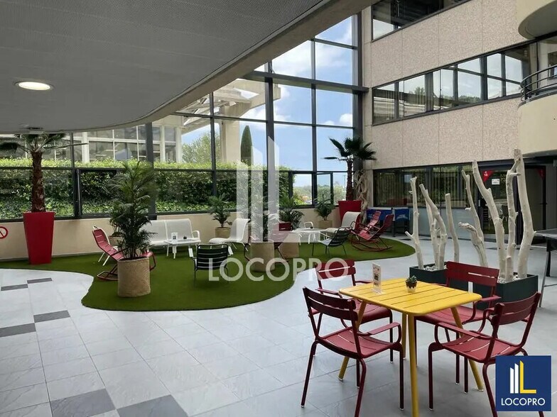 Bureau dans Valbonne à louer - Photo de l’immeuble – Image 3 sur 9