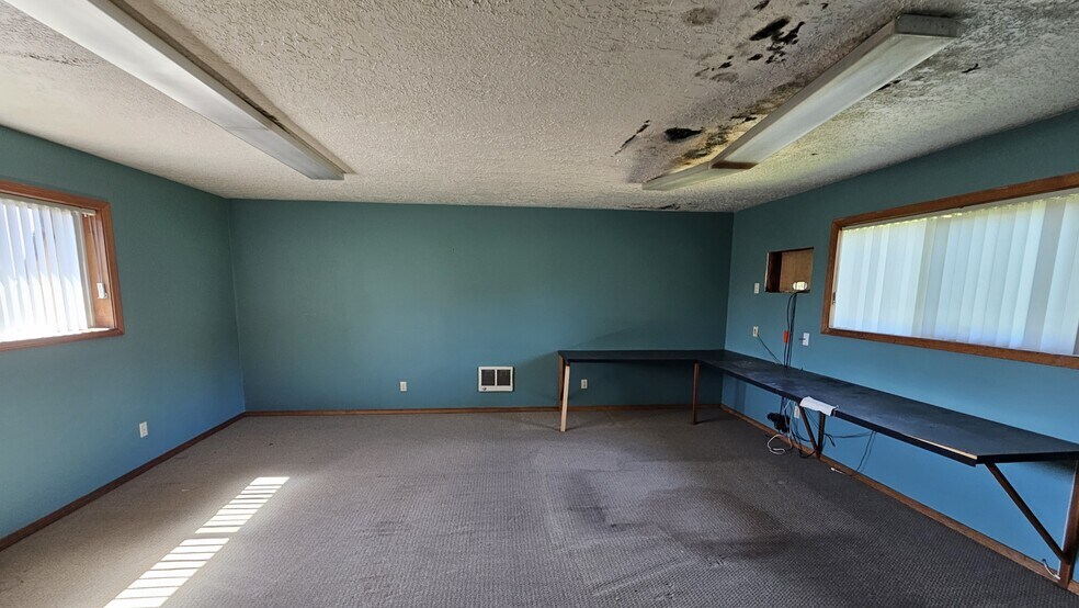 1310 Elm Pl, Kelso, WA à vendre - Photo de l’immeuble – Image 2 sur 7
