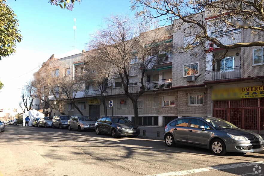 Immeuble residentiel dans Villaviciosa de Odón, Madrid à vendre - Photo de l’immeuble – Image 2 sur 2