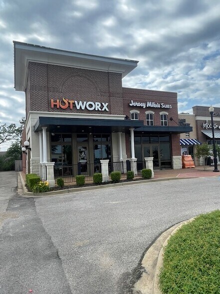 750 N Germantown Pky, Cordova, TN à louer - Photo de l’immeuble – Image 2 sur 11