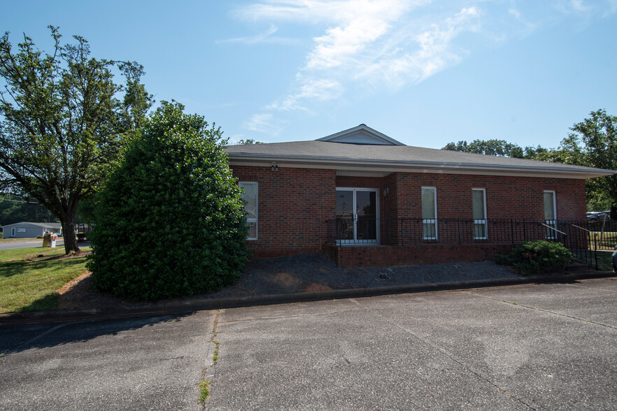 510 S New Hope Dr, Gastonia, NC à louer - Photo de l’immeuble – Image 3 sur 7
