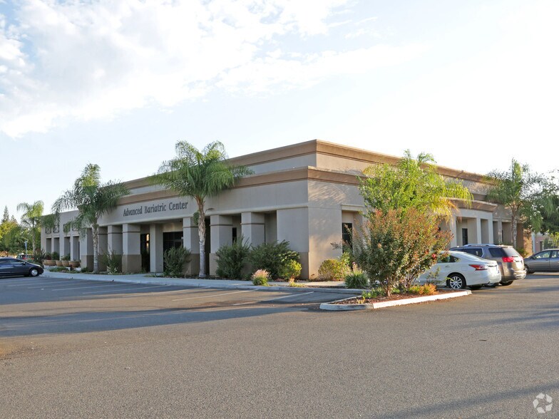 7060 N Recreation Ave, Fresno, CA à louer - Photo de l’immeuble – Image 2 sur 4