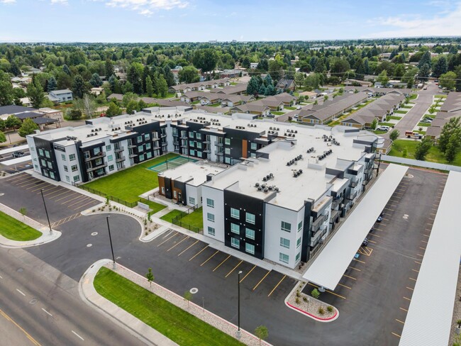 Plus de détails pour 1915 S Woodruff Ave, Idaho Falls, ID - Logement à vendre