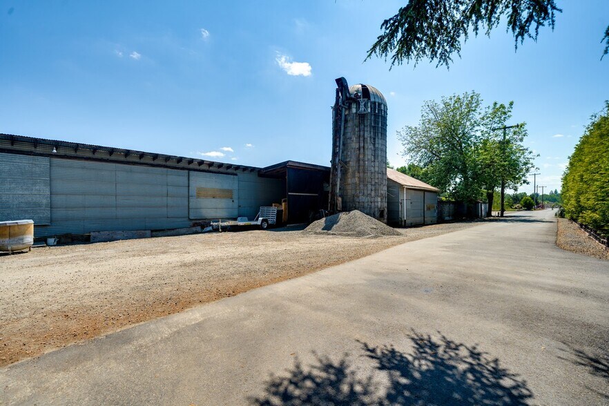 3100 Lone Oak Rd N, Mcminnville, OR à vendre - Photo de l’immeuble – Image 2 sur 32