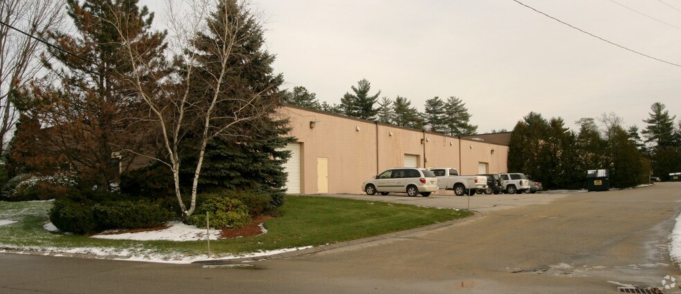 2 Townsend West, Nashua, NH à louer - Photo de l’immeuble – Image 2 sur 10