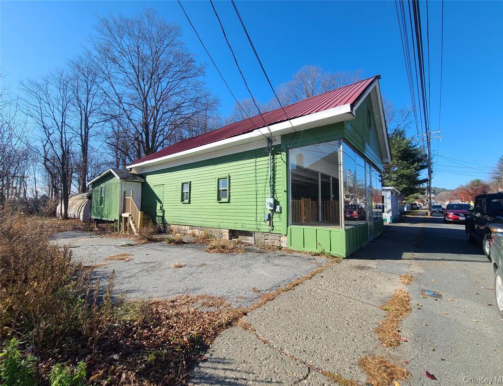 77 Sullivan St, Wurtsboro, NY à vendre Photo de l’immeuble– Image 1 sur 25