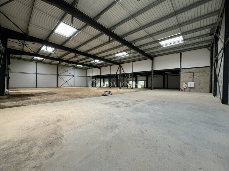 Local d'activités dans Louvres à vendre - Photo intérieure – Image 2 sur 8