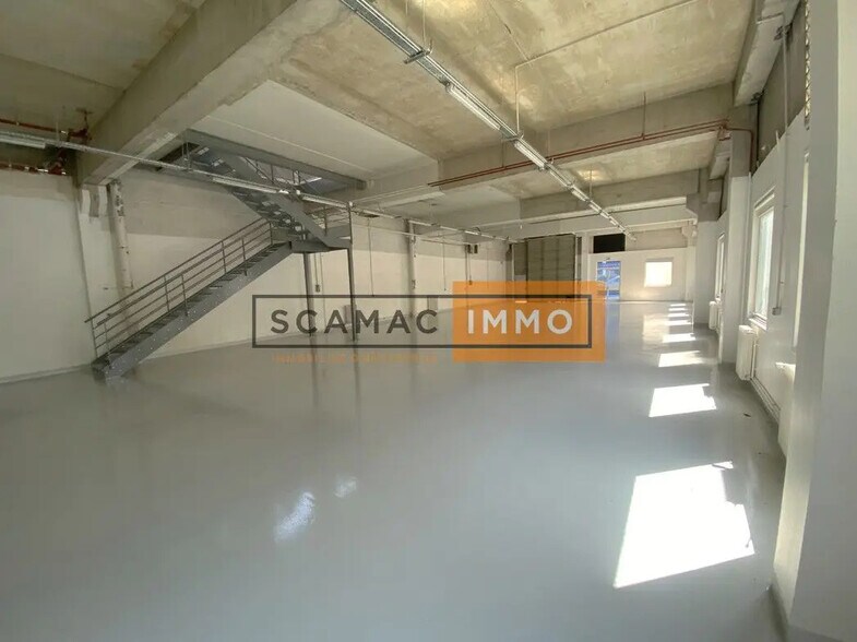 Industriel/Logistique dans Lognes à louer - Photo de l’immeuble – Image 2 sur 7