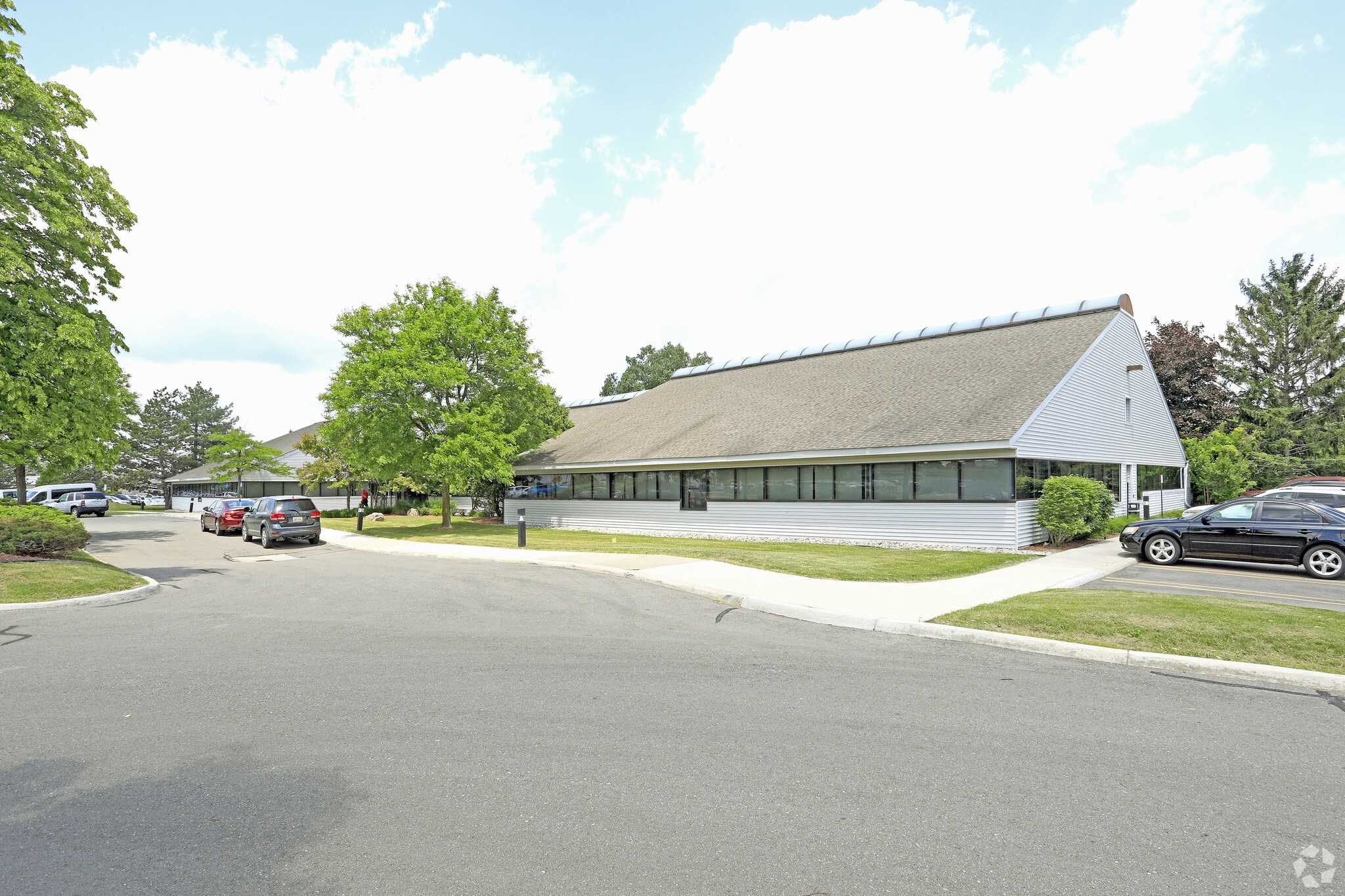 27600 Northwestern Hwy, Southfield, MI à louer Photo principale– Image 1 sur 8