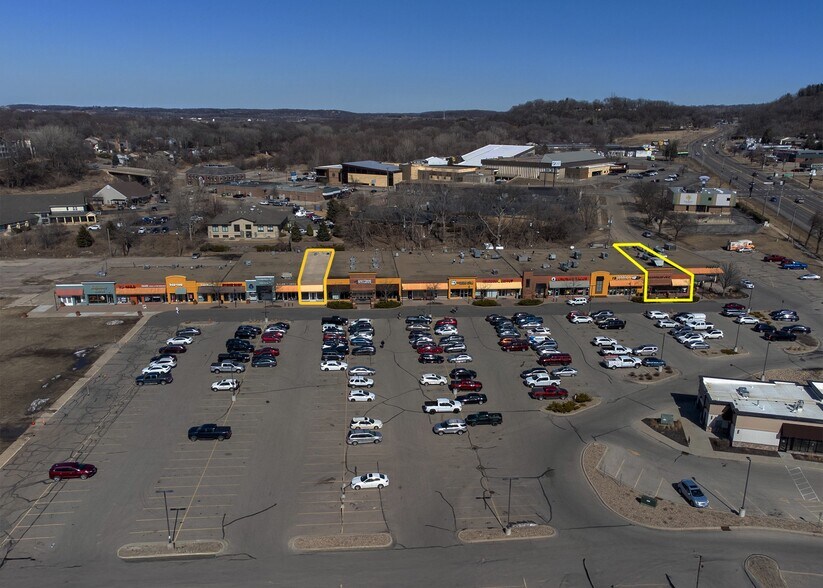 1593-1655 N Broadway, Rochester, MN à louer - Photo de l’immeuble – Image 1 sur 2