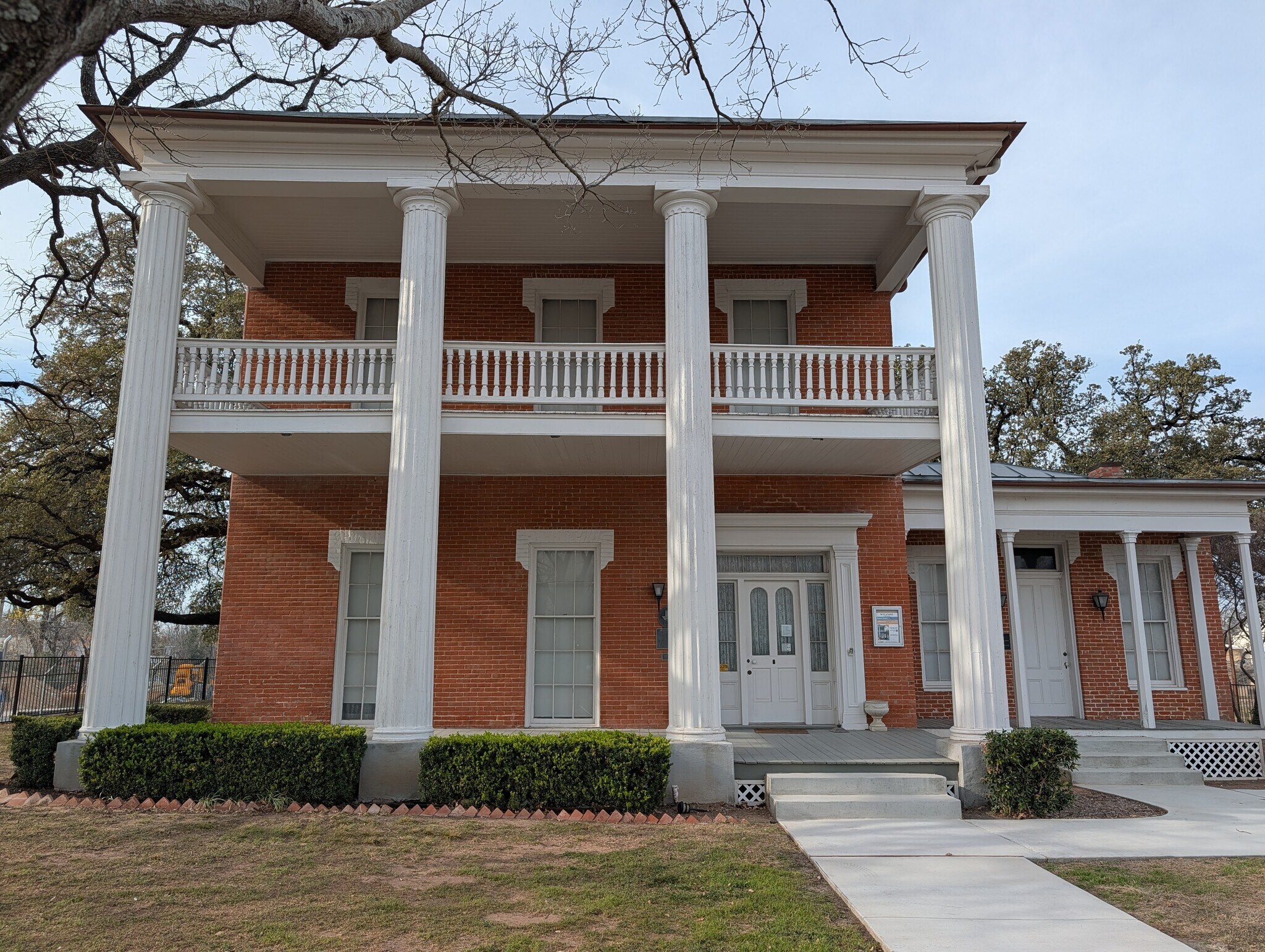 407 Columbus Ave, Waco, TX à louer Photo principale– Image 1 sur 9