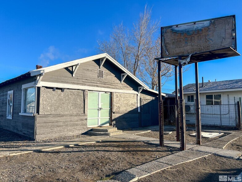 70 E Main St, Fernley, NV à vendre - Photo de l’immeuble – Image 3 sur 7