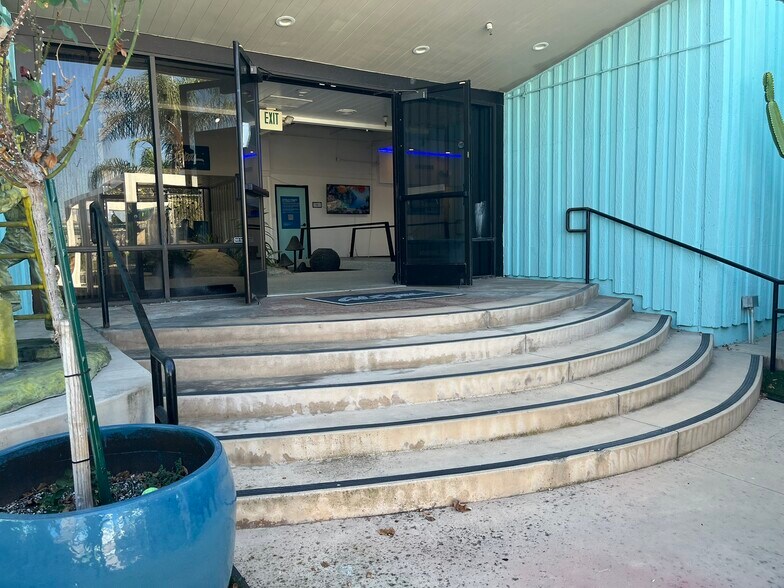 10700 Spencer Ave, Fountain Valley, CA à louer - Photo de l’immeuble – Image 3 sur 16