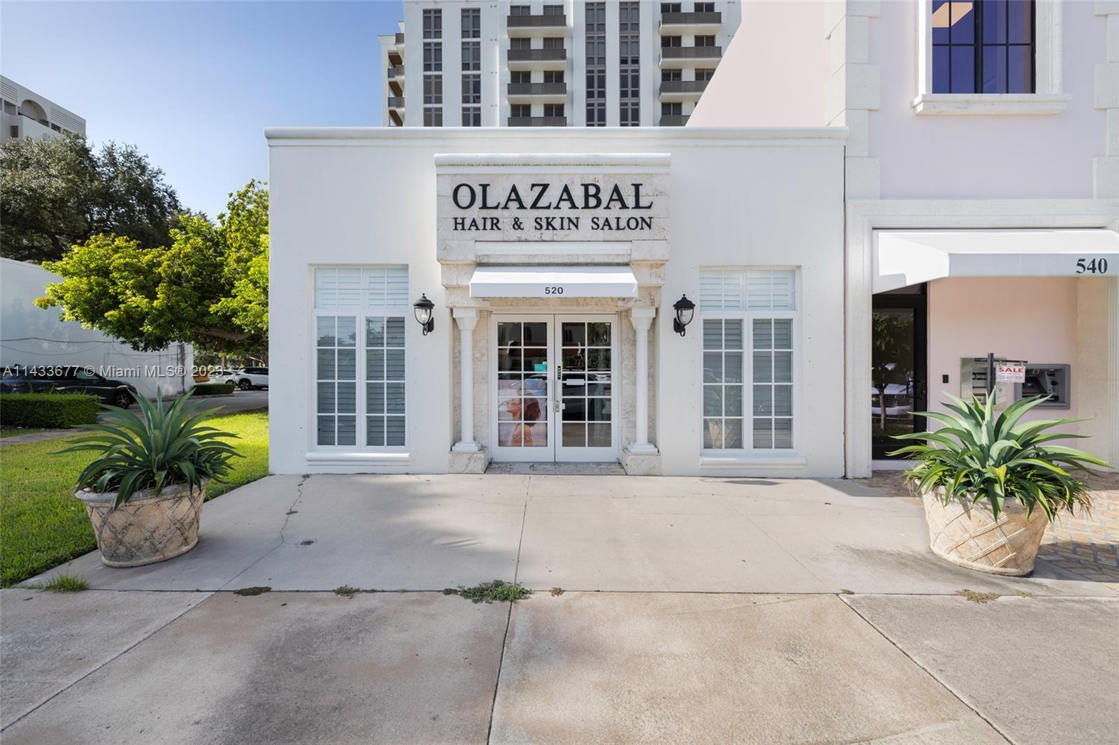520 Biltmore Way, Coral Gables, FL à vendre Photo de l’immeuble– Image 1 sur 1