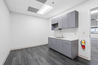 5110 Eisenhower Blvd, Tampa, FL à louer Photo intérieure– Image 2 sur 3