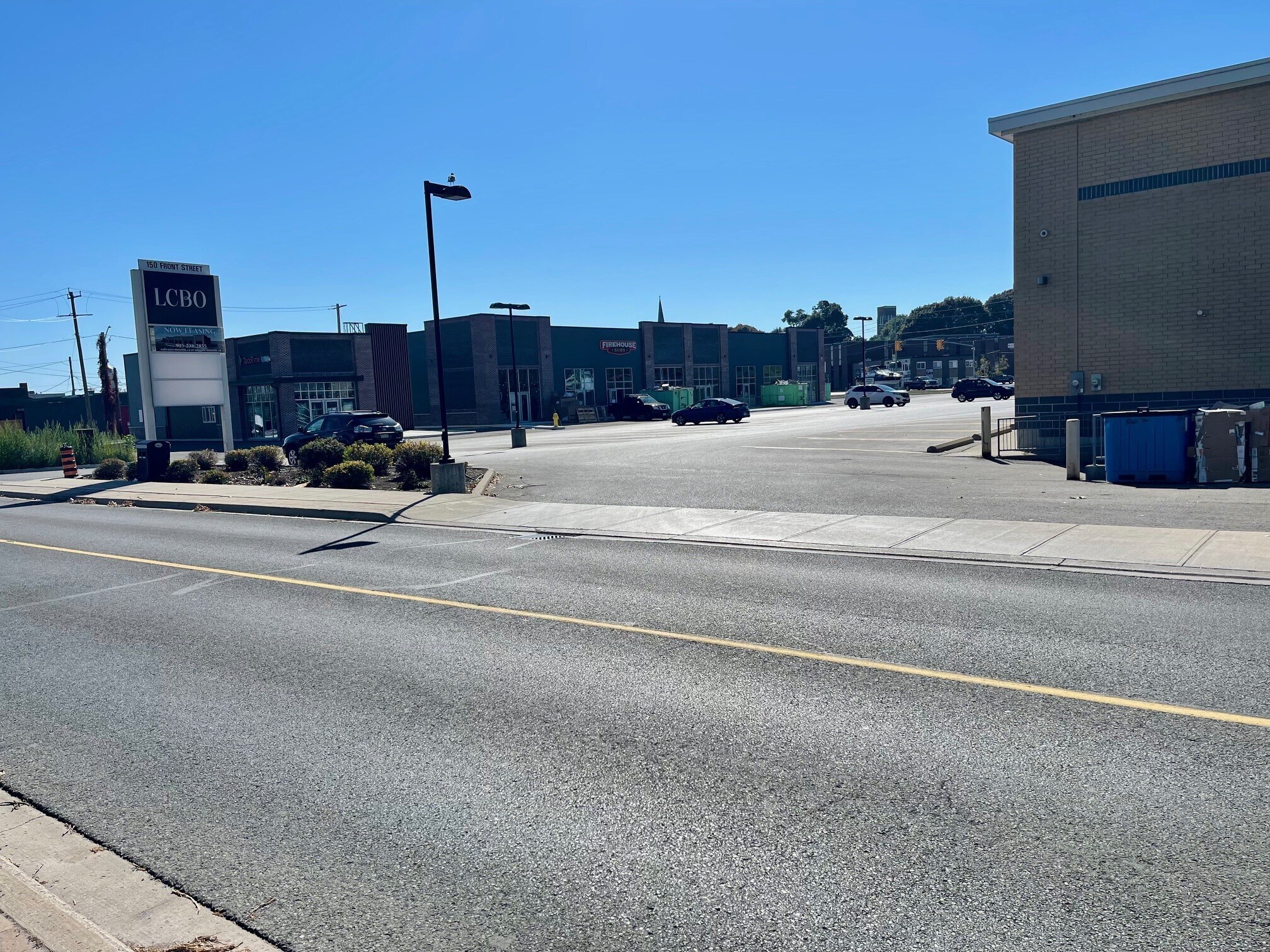 150 Front St, Quinte West, ON à louer Photo de l’immeuble– Image 1 sur 8